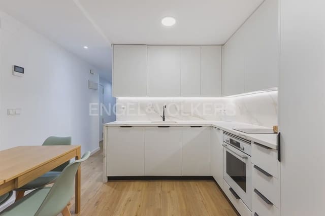 2 soveværelse Lejlighed til leje i La Seu, Valencia by - € 1.600 (Ref: 9904987)
