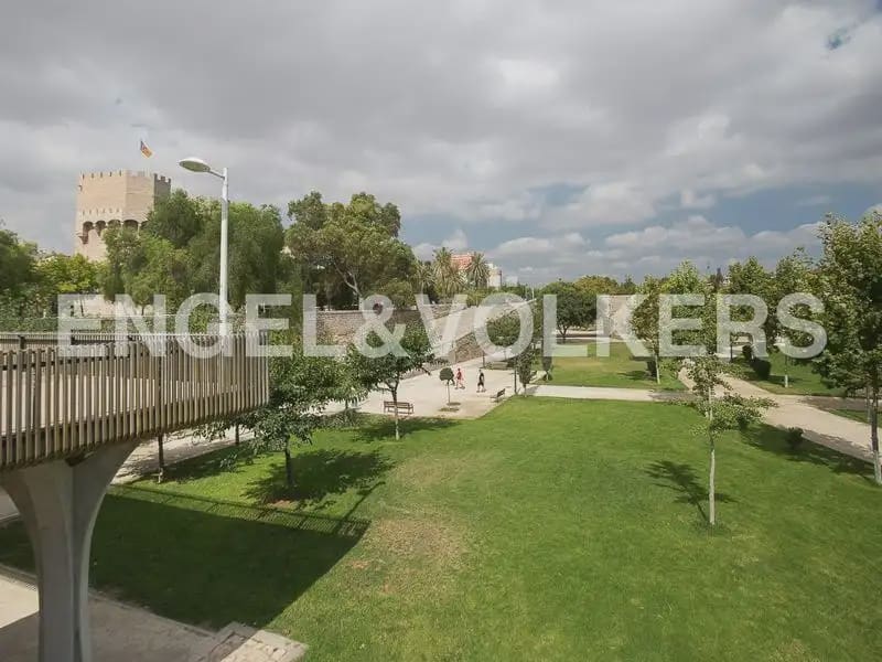 2 soveværelse Lejlighed til leje i Valencia by - € 1.600 (Ref: 9904987)