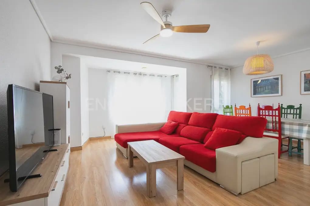4 soveværelse Lejlighed til leje i Valencia by - € 1.500 (Ref: 9905136)