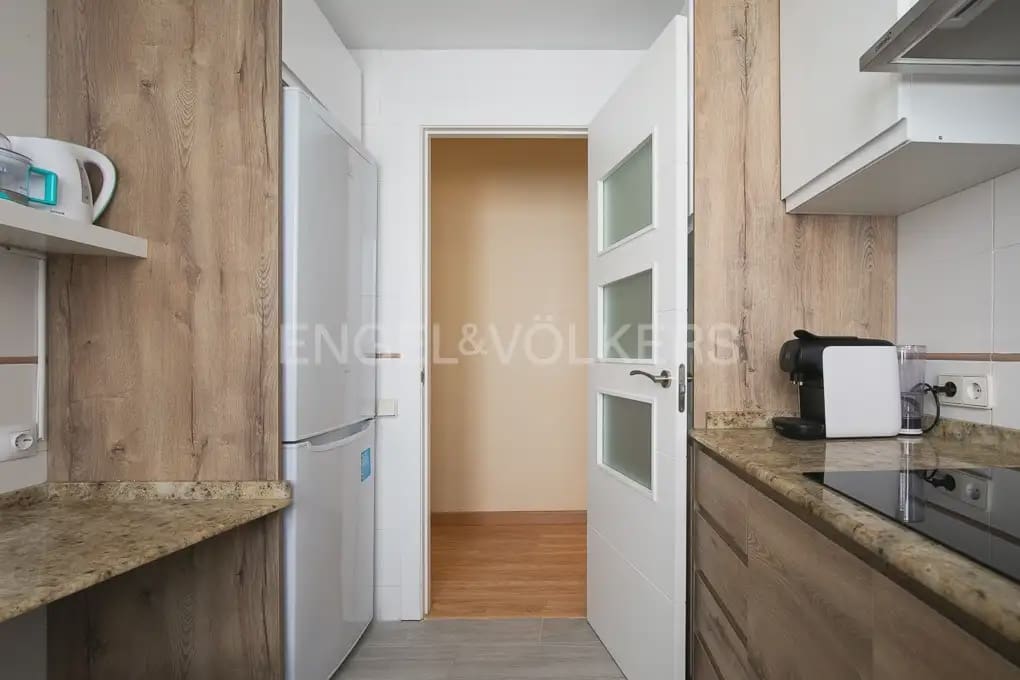 4 soveværelse Lejlighed til leje i Valencia by - € 1.500 (Ref: 9905136)