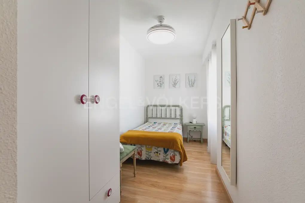4 soveværelse Lejlighed til leje i Valencia by - € 1.500 (Ref: 9905136)