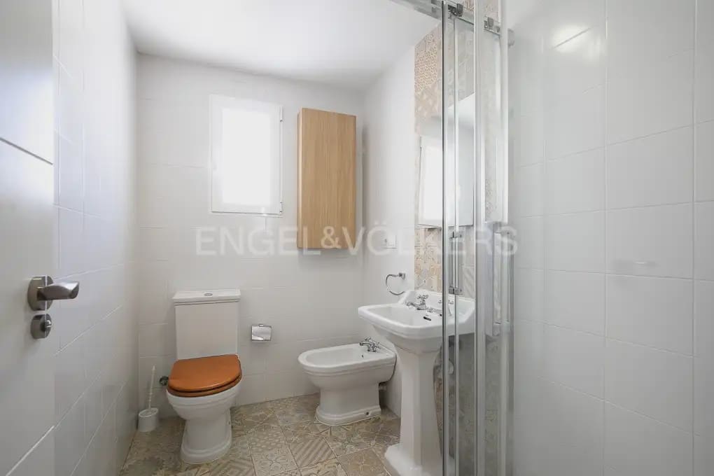 4 soveværelse Lejlighed til leje i Valencia by - € 1.500 (Ref: 9905136)