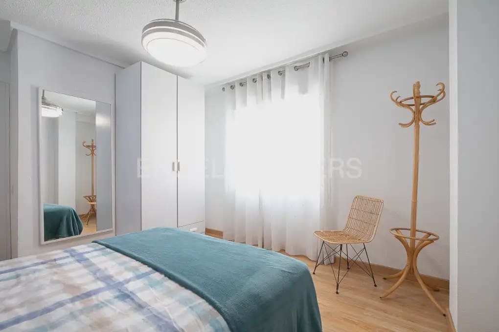 4 soveværelse Lejlighed til leje i Valencia by - € 1.500 (Ref: 9905136)