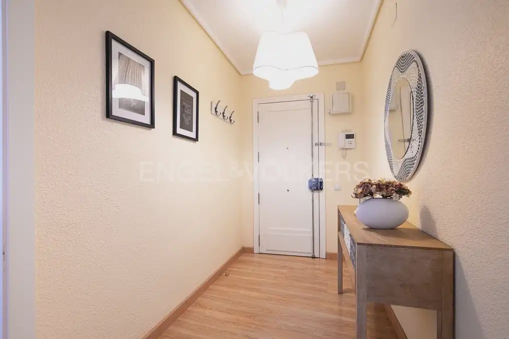 4 soveværelse Lejlighed til leje i Valencia by - € 1.500 (Ref: 9905136)
