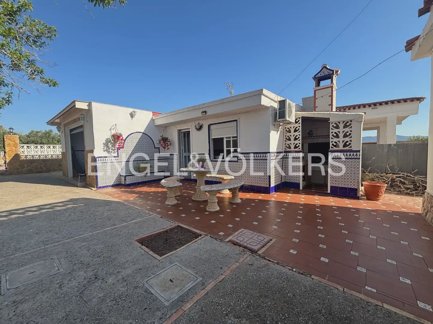 Villa/Maison de 3 chambres à louer à Betera avec piscine garage - 3 000 € (Ref: 9905139)