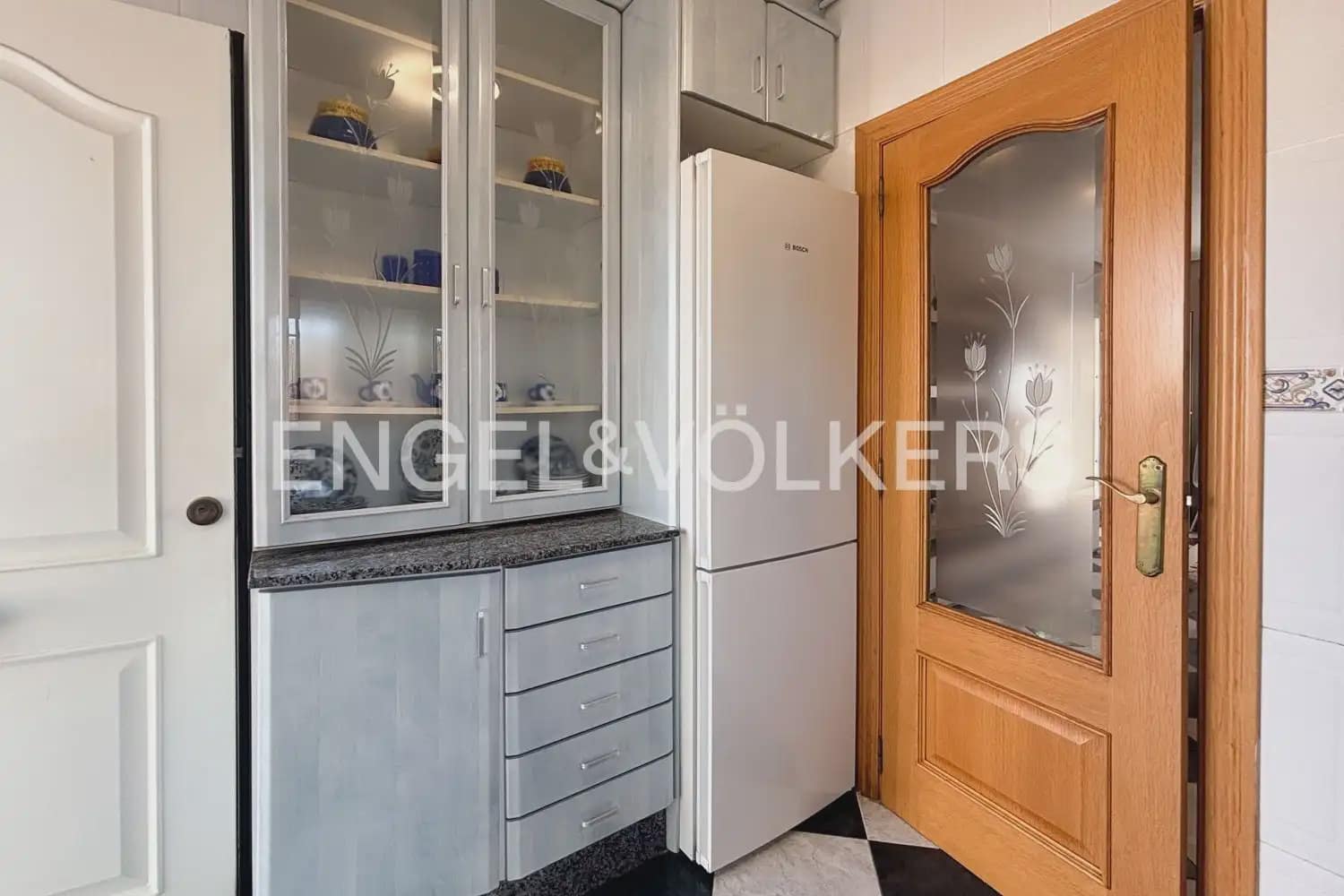 3 bedroom Villa for rent in Betera with pool garage - € 3,000 (Ref: 9905139)