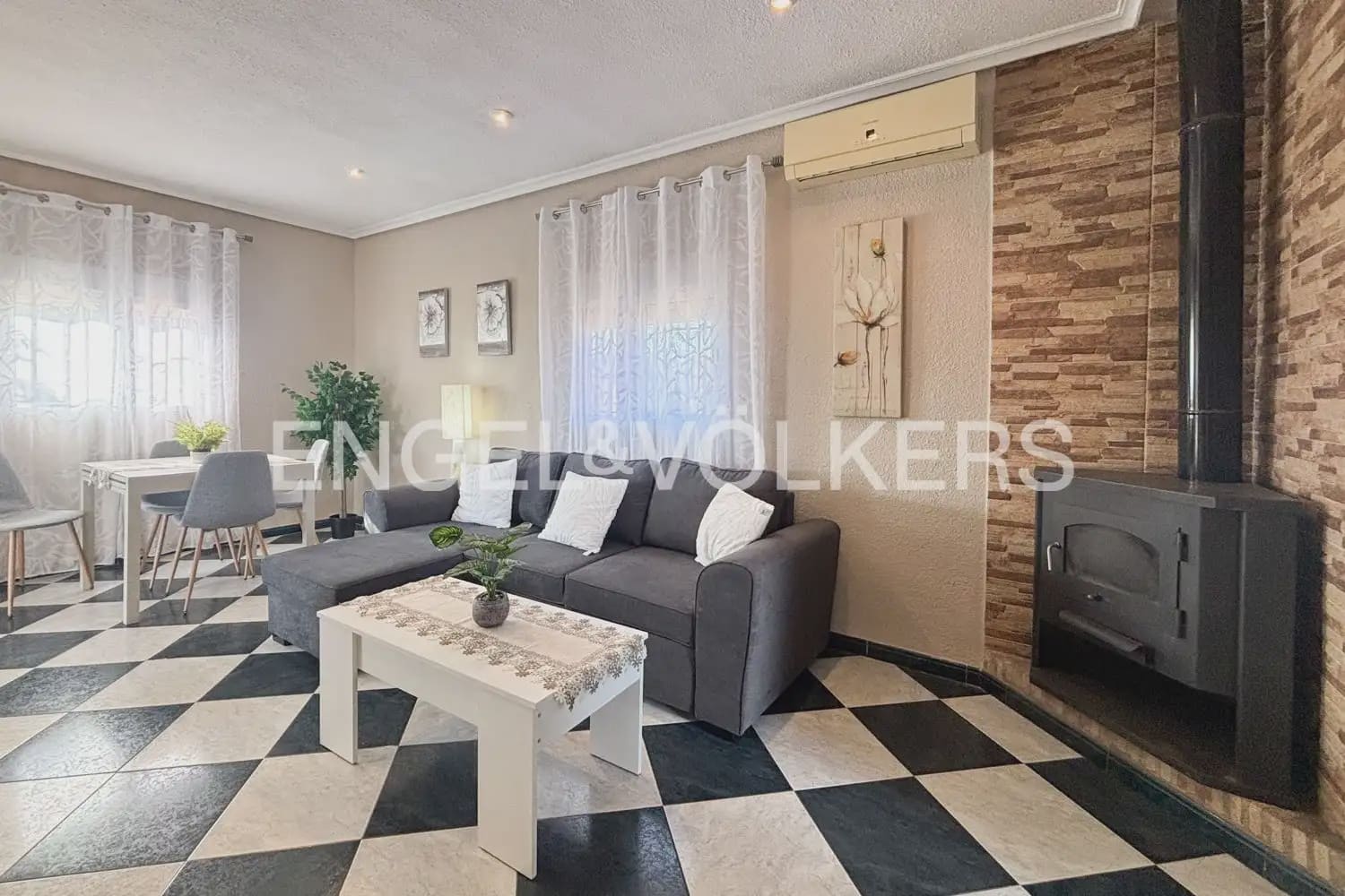3 bedroom Villa for rent in Betera with pool garage - € 3,000 (Ref: 9905139)