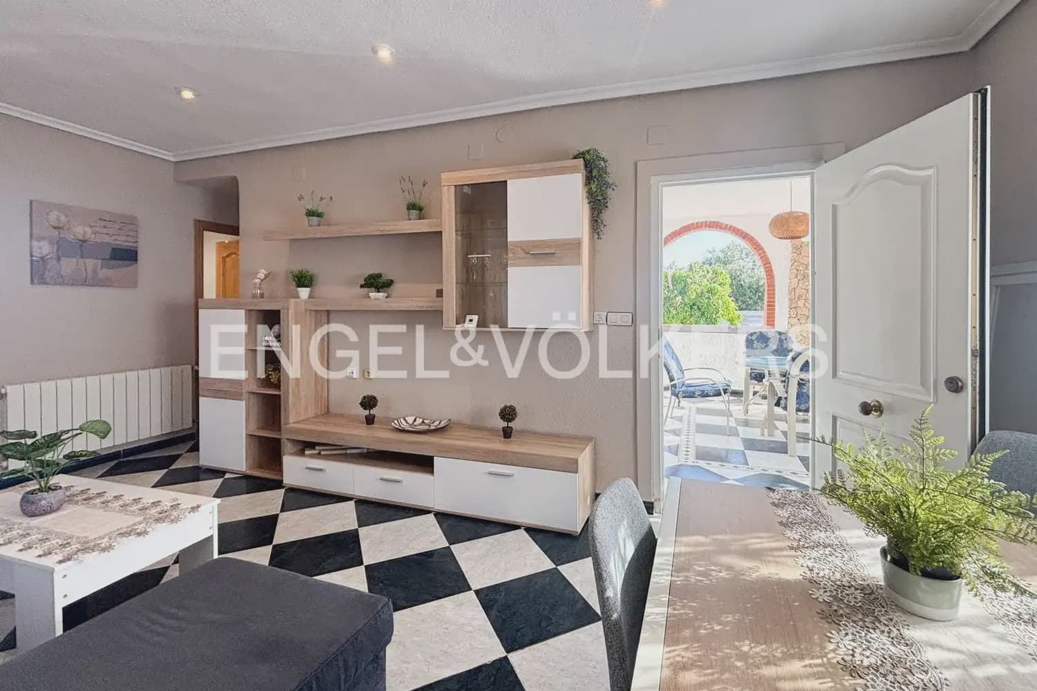 3 bedroom Villa for rent in Betera with pool garage - € 3,000 (Ref: 9905139)