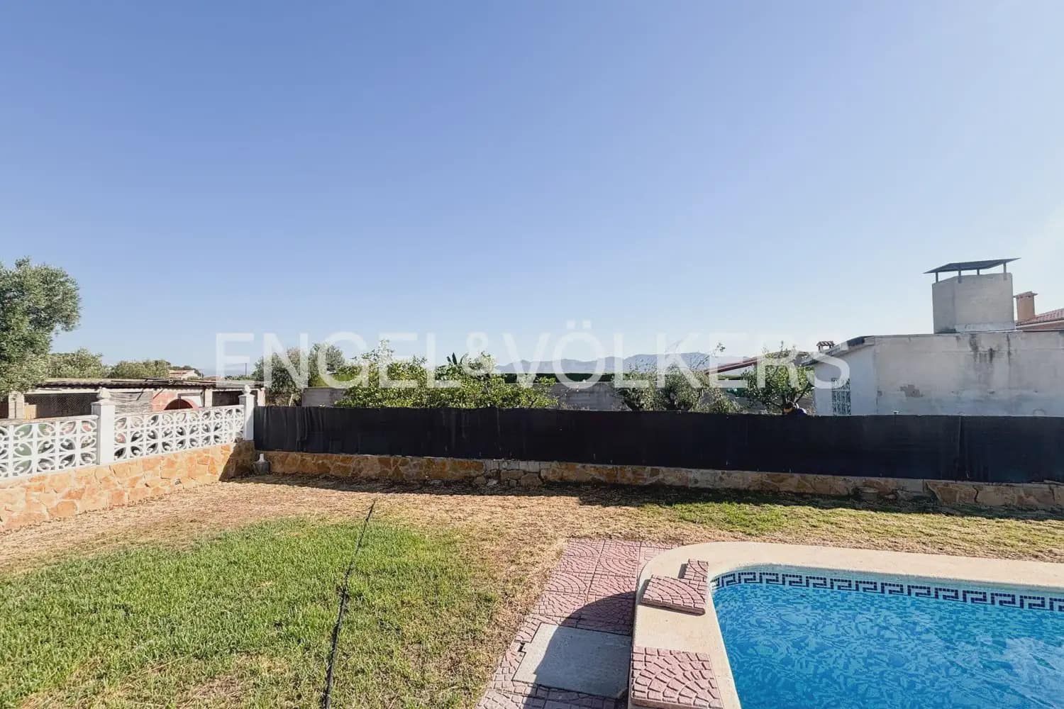 3 bedroom Villa for rent in Betera with pool garage - € 3,000 (Ref: 9905139)