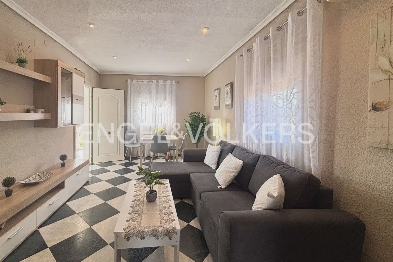3 bedroom Villa for rent in Betera with pool garage - € 3,000 (Ref: 9905139)