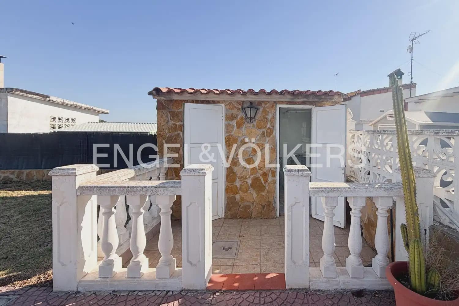 3 bedroom Villa for rent in Betera with pool garage - € 3,000 (Ref: 9905139)