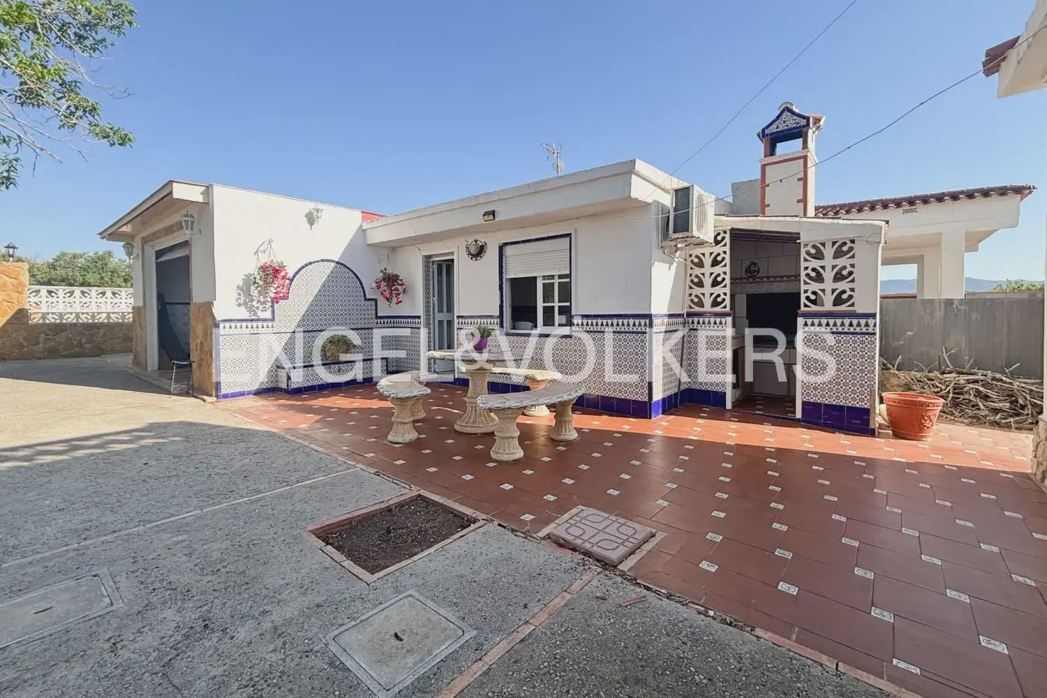 3 bedroom Villa for rent in Betera with pool garage - € 3,000 (Ref: 9905139)
