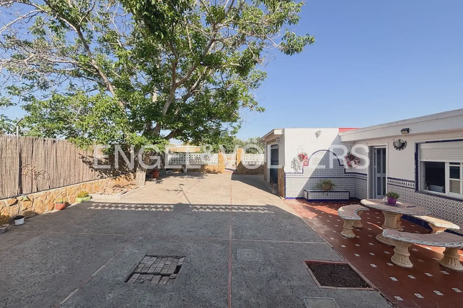 3 bedroom Villa for rent in Betera with pool garage - € 3,000 (Ref: 9905139)