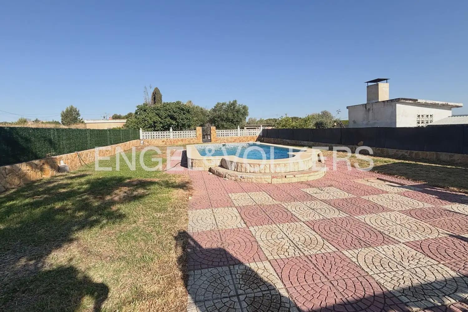 3 bedroom Villa for rent in Betera with pool garage - € 3,000 (Ref: 9905139)
