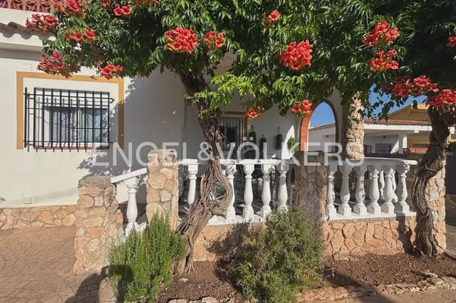 3 Zimmer Villa zu vermieten in Bétera mit Pool Garage - 3.000 € (Ref: 9905139)