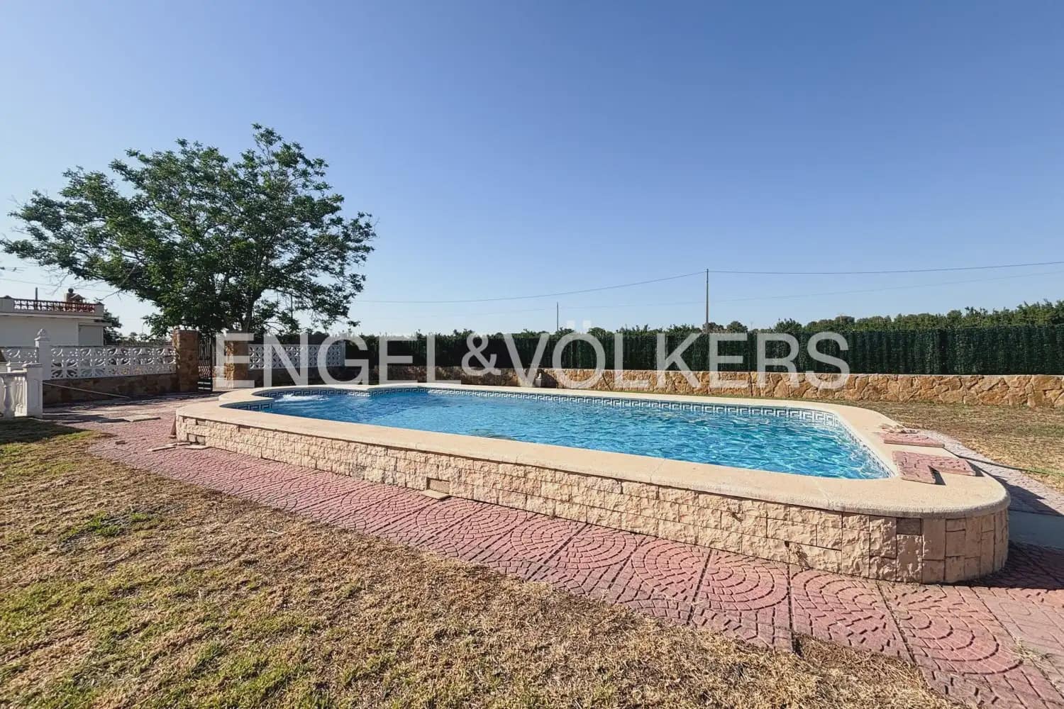 3 bedroom Villa for rent in Betera with pool garage - € 3,000 (Ref: 9905139)
