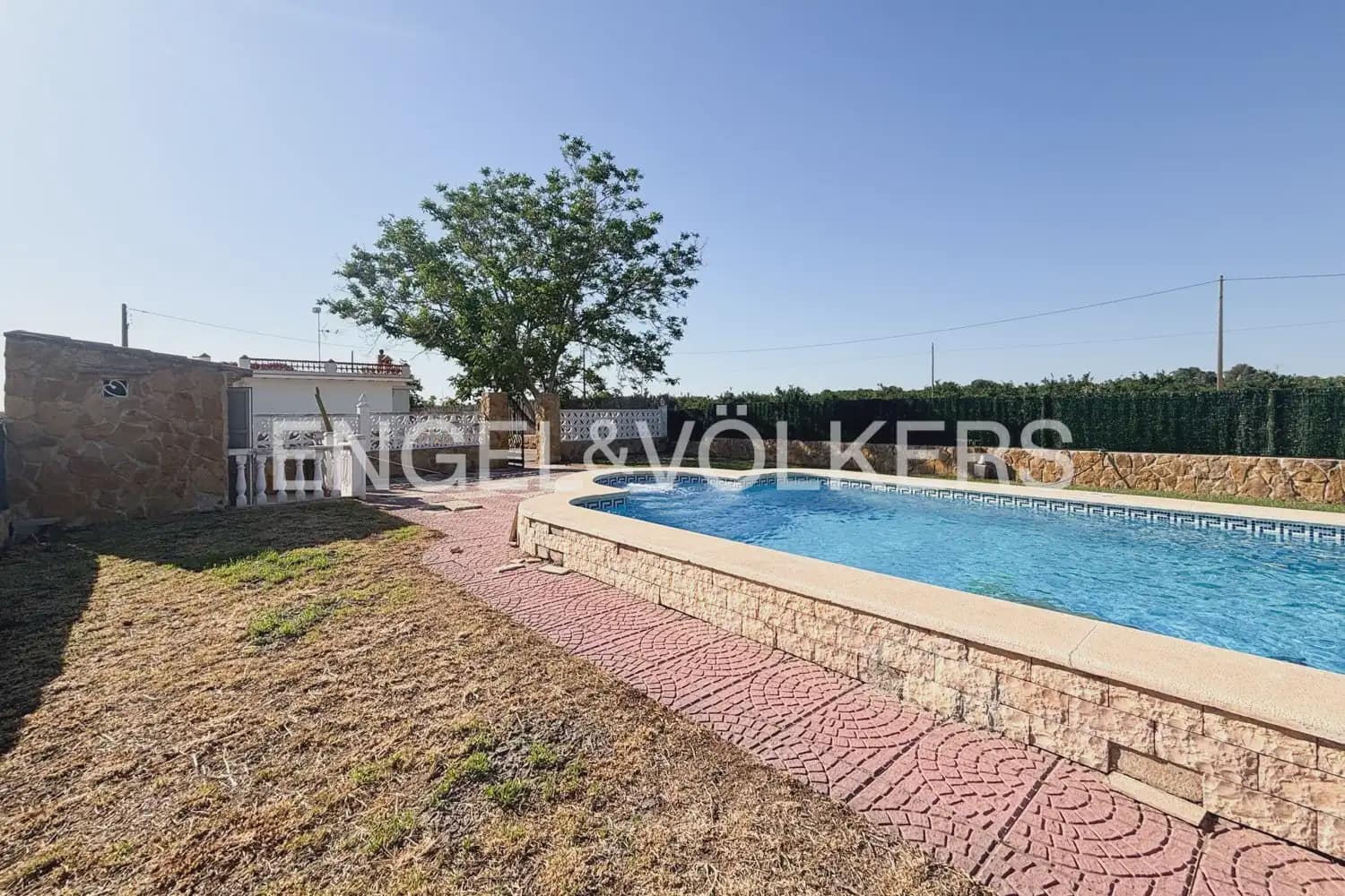 3 bedroom Villa for rent in Betera with pool garage - € 3,000 (Ref: 9905139)