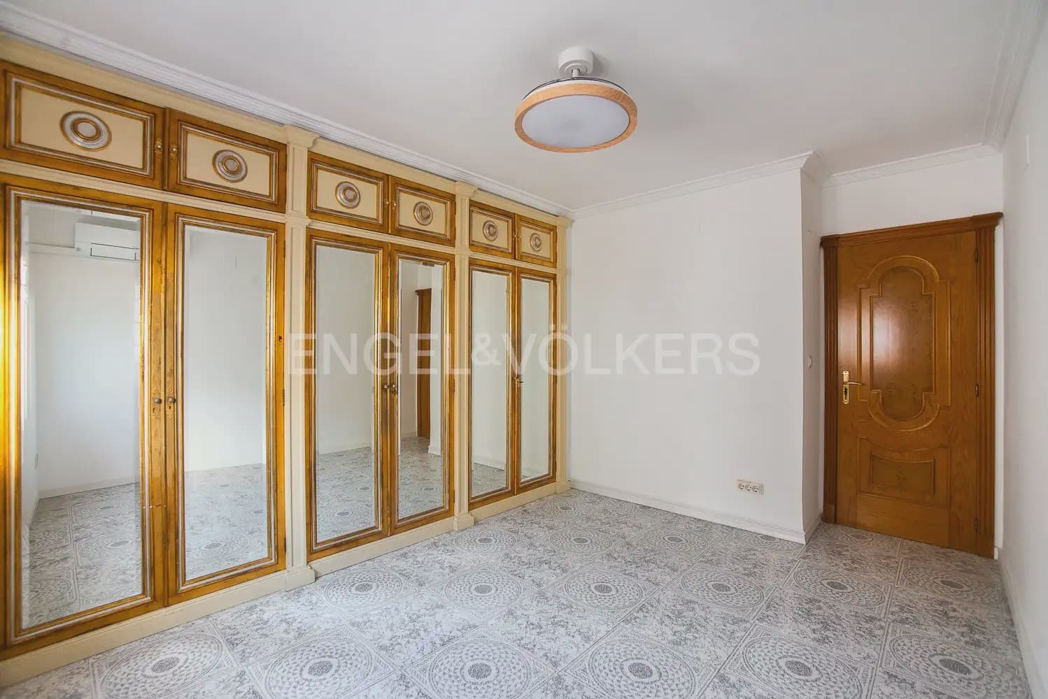 3 quarto Penthouse para arrendar em Castello de la Plana - 1 100 € (Ref: 9906660)