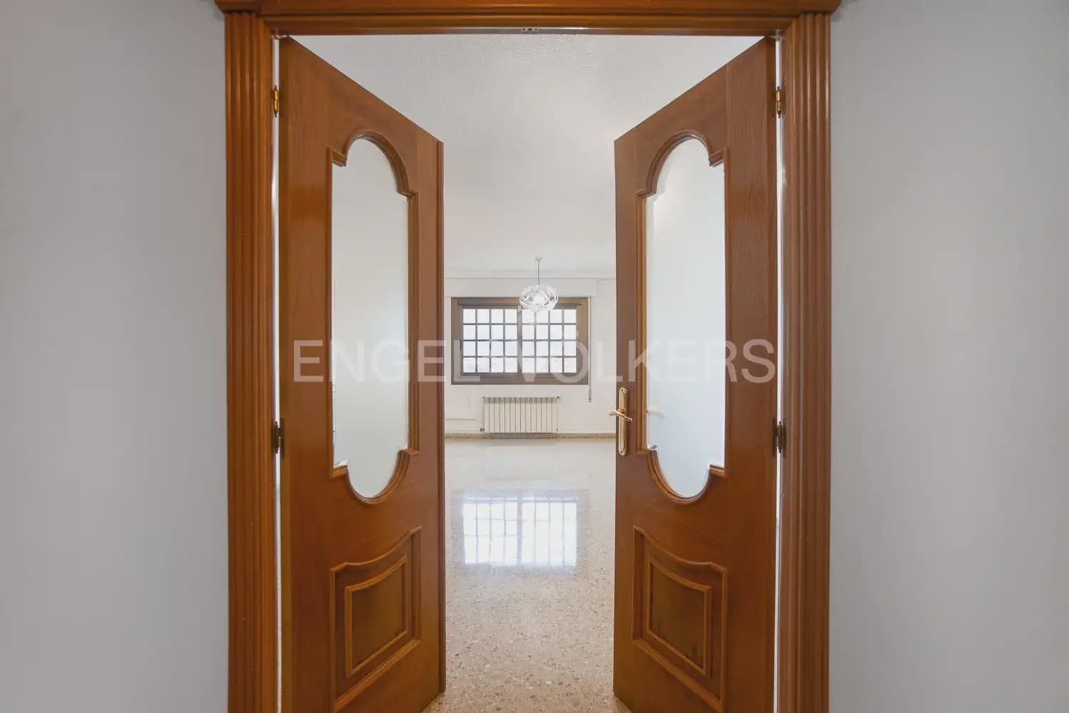 3 quarto Penthouse para arrendar em Castello de la Plana - 1 100 € (Ref: 9906660)