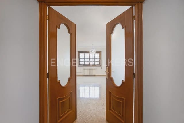 3 quarto Penthouse para arrendar em Este, Castelló de la Plana - 1 100 € (Ref: 9906660)