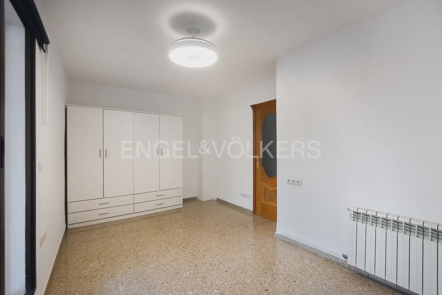 3 quarto Penthouse para arrendar em Castello de la Plana - 1 100 € (Ref: 9906660)