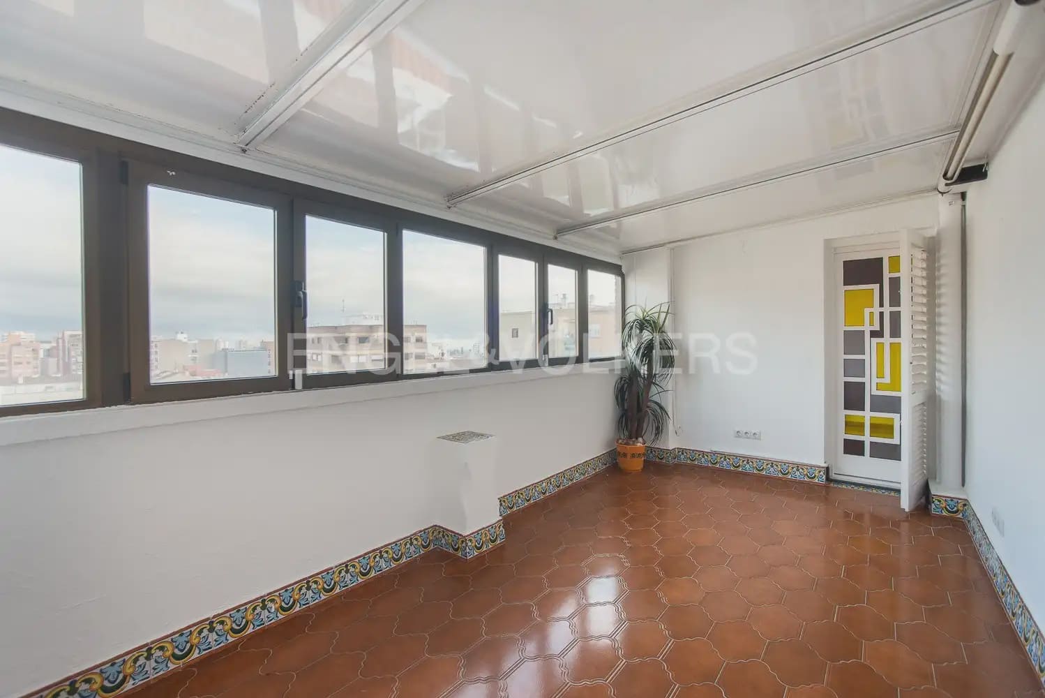 3 quarto Penthouse para arrendar em Castello de la Plana - 1 100 € (Ref: 9906660)