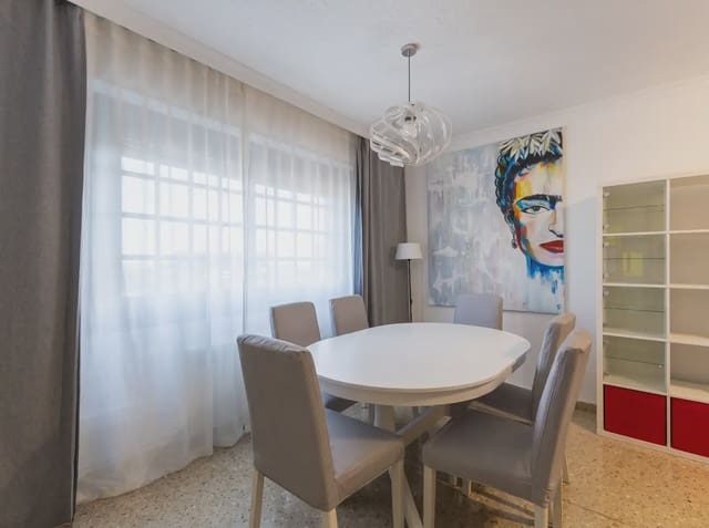 3 makuuhuone Kattohuoneisto vuokrattavana paikassa Este, Castelló de la Plana - 1 300 € (Ref: 9906660)