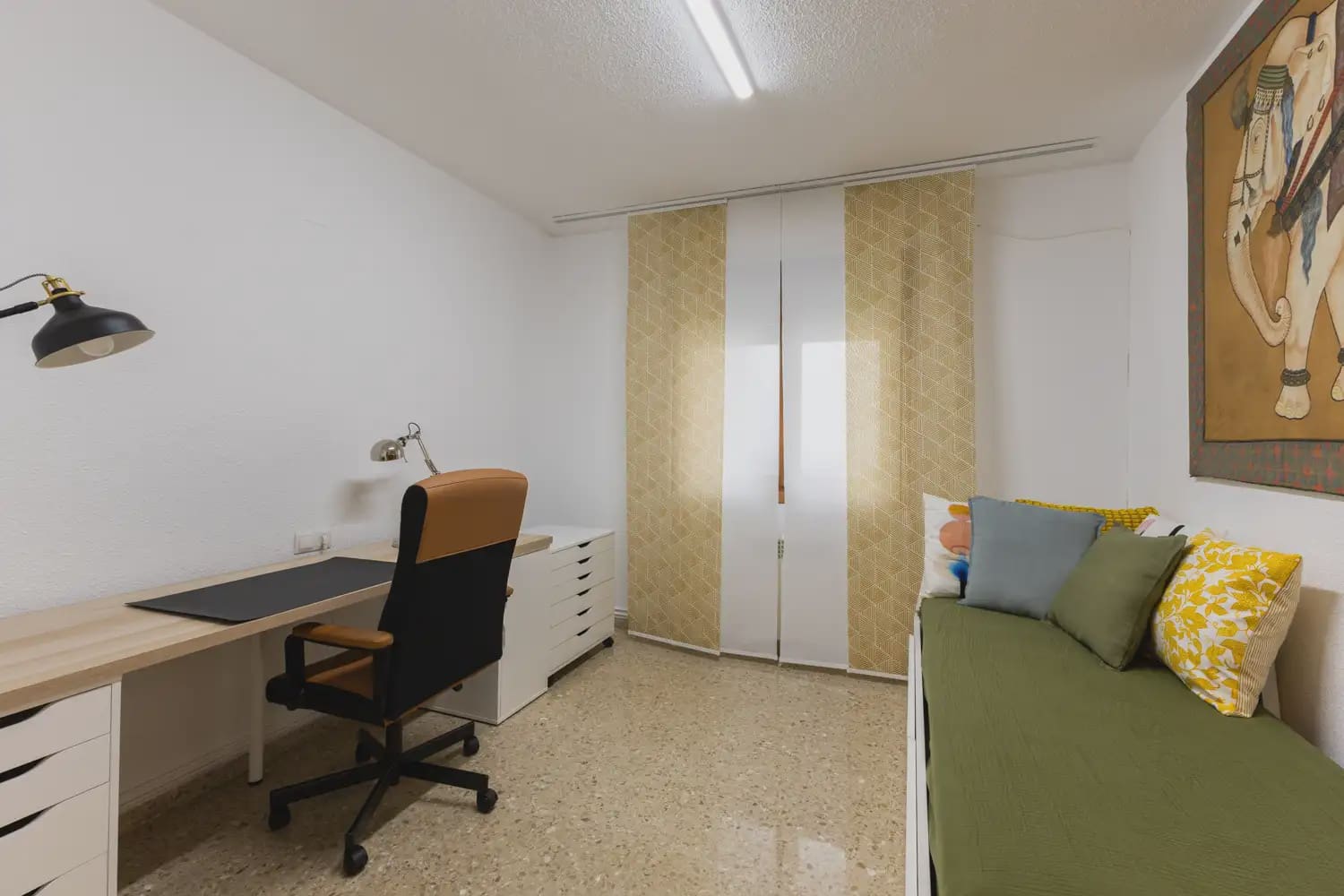 3 soverom Penthouse til leie i Castello de la Plana - € 1 300 (Ref: 9906660)