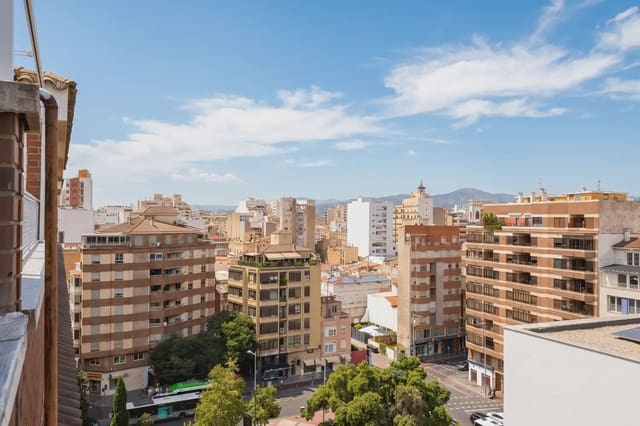 3 makuuhuone Kattohuoneisto vuokrattavana paikassa Este, Castelló de la Plana - 1 300 € (Ref: 9906660)