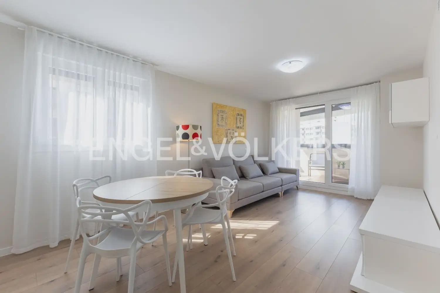 3 soverom Leilighet til leie i Valencia by med svømmebasseng - € 2 000 (Ref: 9908867)