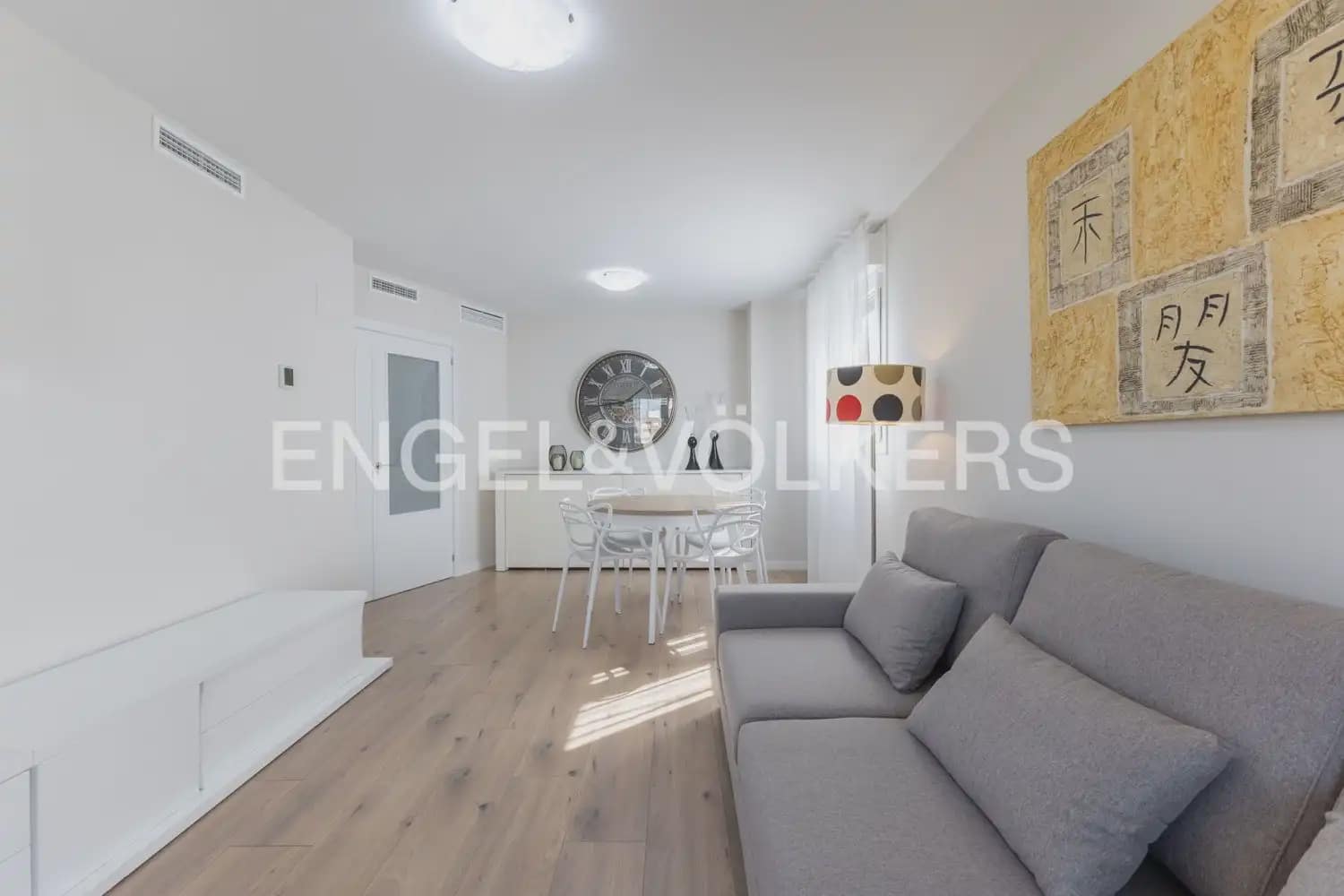 3 soverom Leilighet til leie i Valencia by med svømmebasseng - € 2 000 (Ref: 9908867)