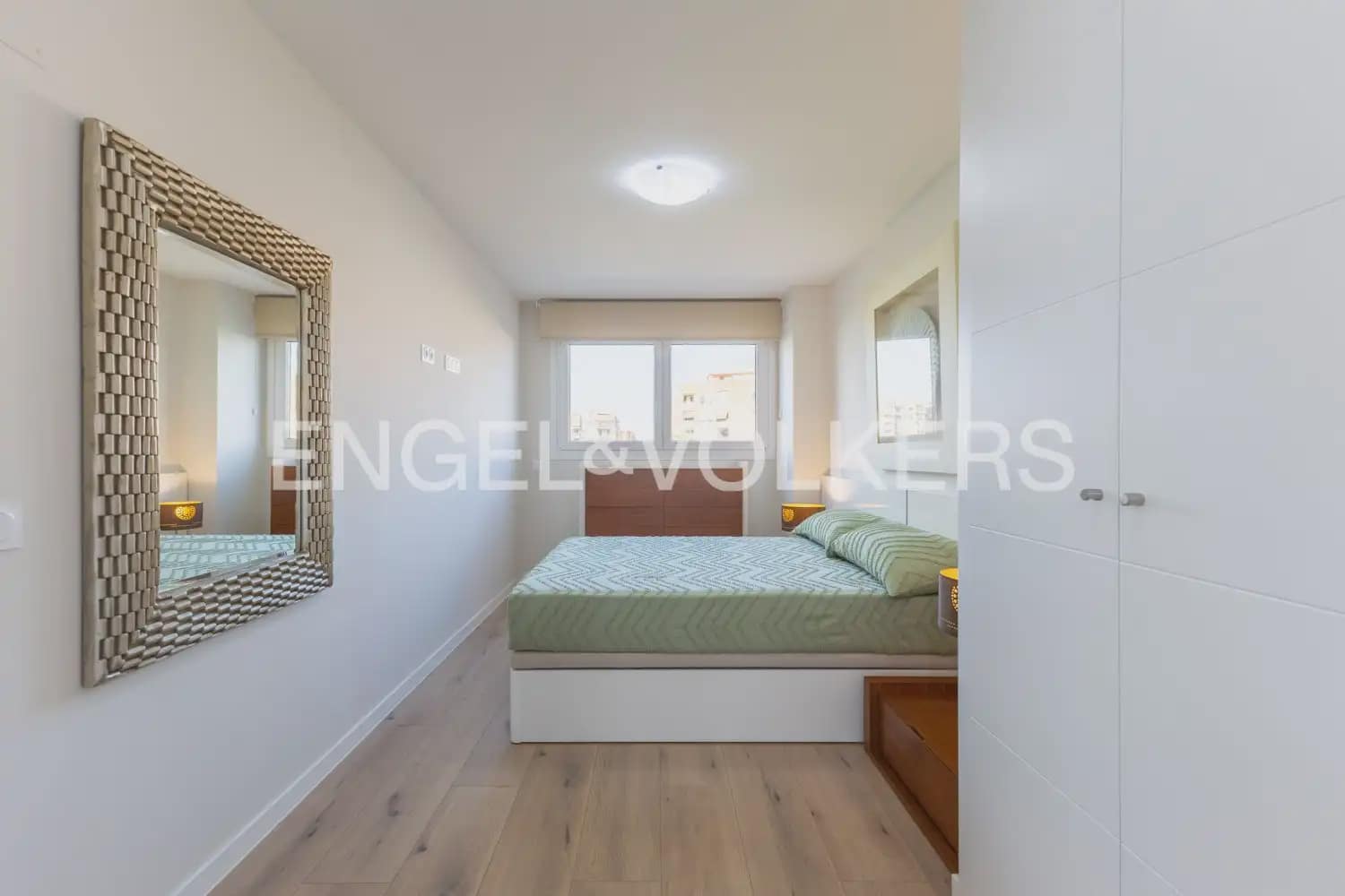 3 soverom Leilighet til leie i Valencia by med svømmebasseng - € 2 000 (Ref: 9908867)