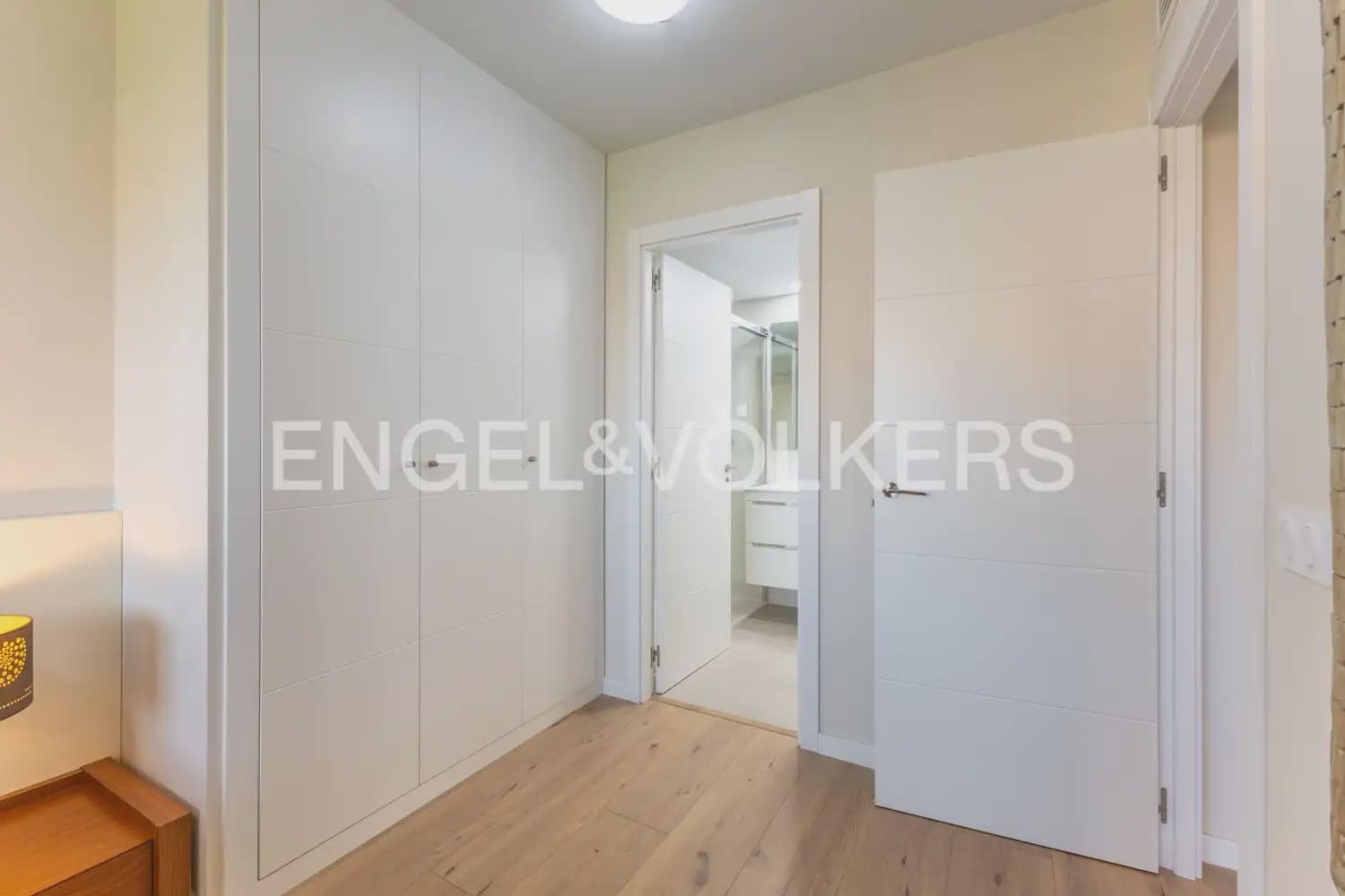 3 soverom Leilighet til leie i Valencia by med svømmebasseng - € 2 000 (Ref: 9908867)