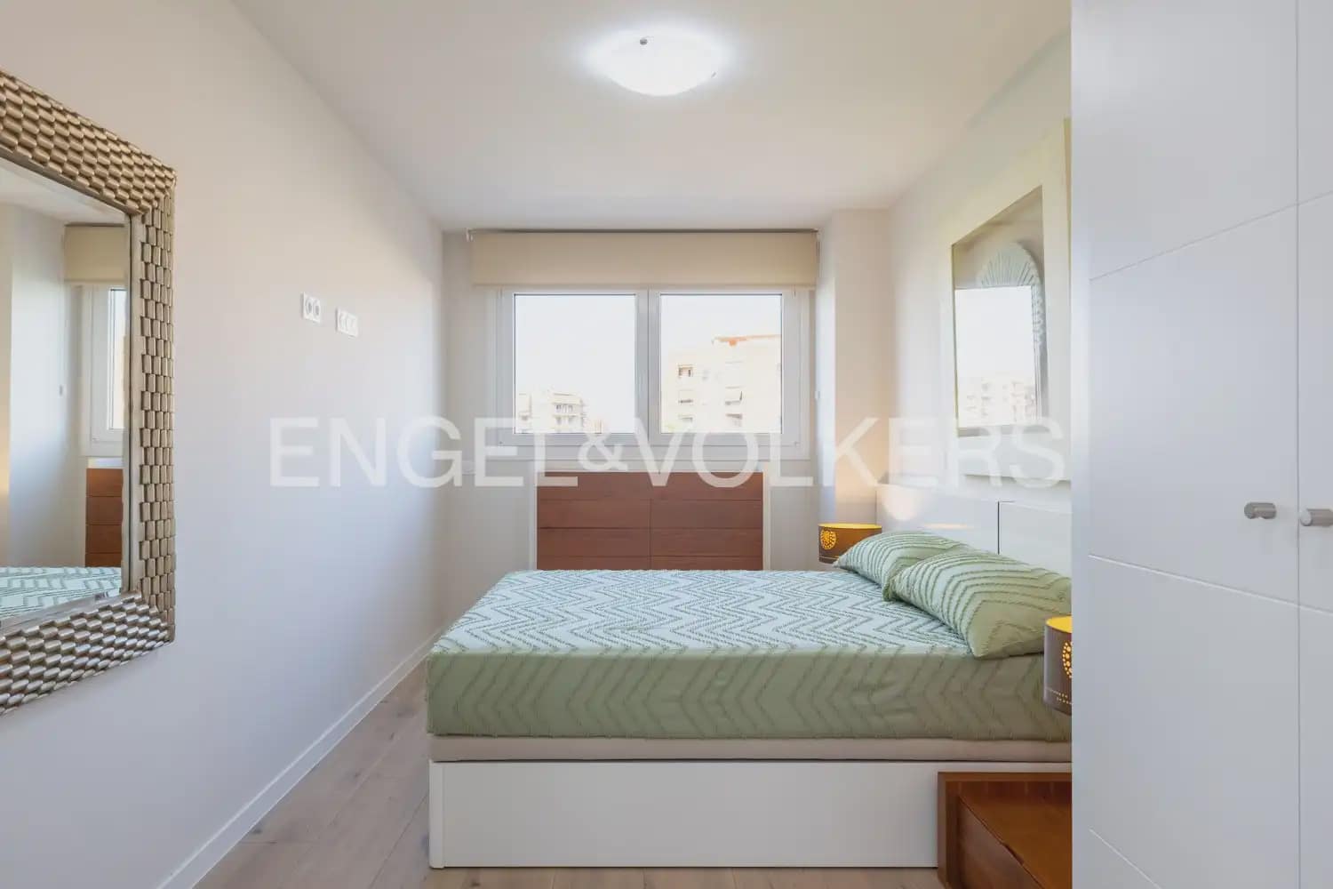 3 soverom Leilighet til leie i Valencia by med svømmebasseng - € 2 000 (Ref: 9908867)