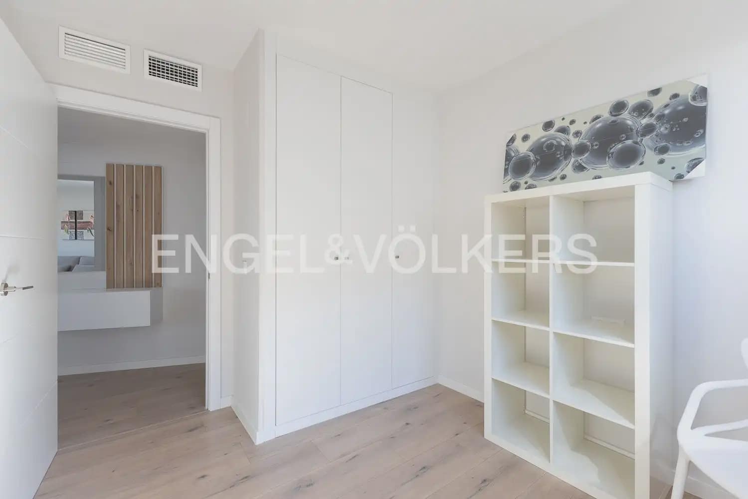 3 soverom Leilighet til leie i Valencia by med svømmebasseng - € 2 000 (Ref: 9908868)