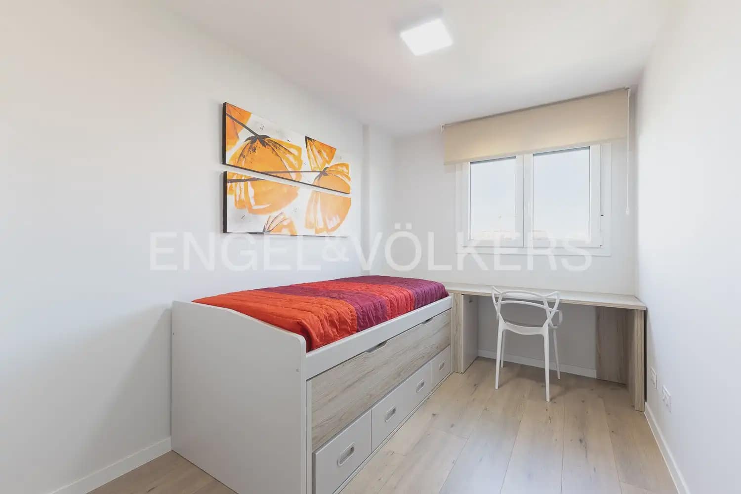 3 soverom Leilighet til leie i Valencia by med svømmebasseng - € 2 000 (Ref: 9908868)