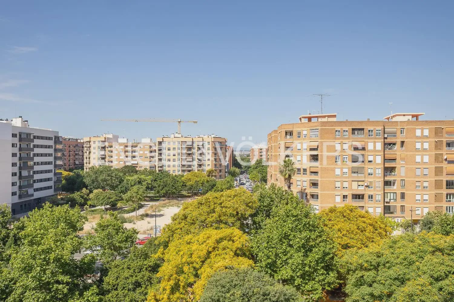 3 soverom Leilighet til leie i Valencia by med svømmebasseng - € 2 000 (Ref: 9908868)