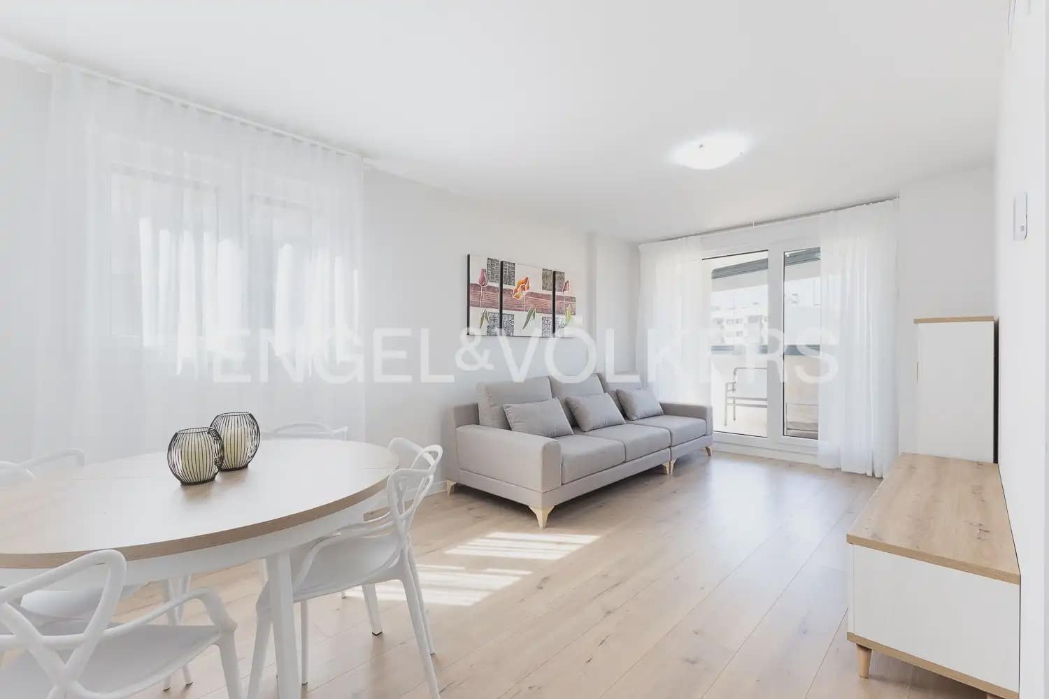 3 soverom Leilighet til leie i Valencia by med svømmebasseng - € 2 000 (Ref: 9908868)