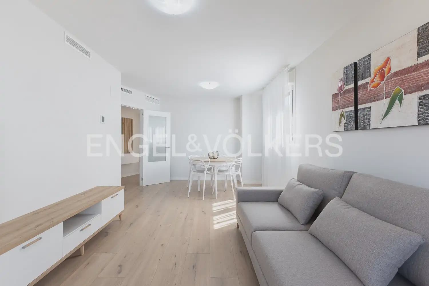 3 soverom Leilighet til leie i Valencia by med svømmebasseng - € 2 000 (Ref: 9908868)