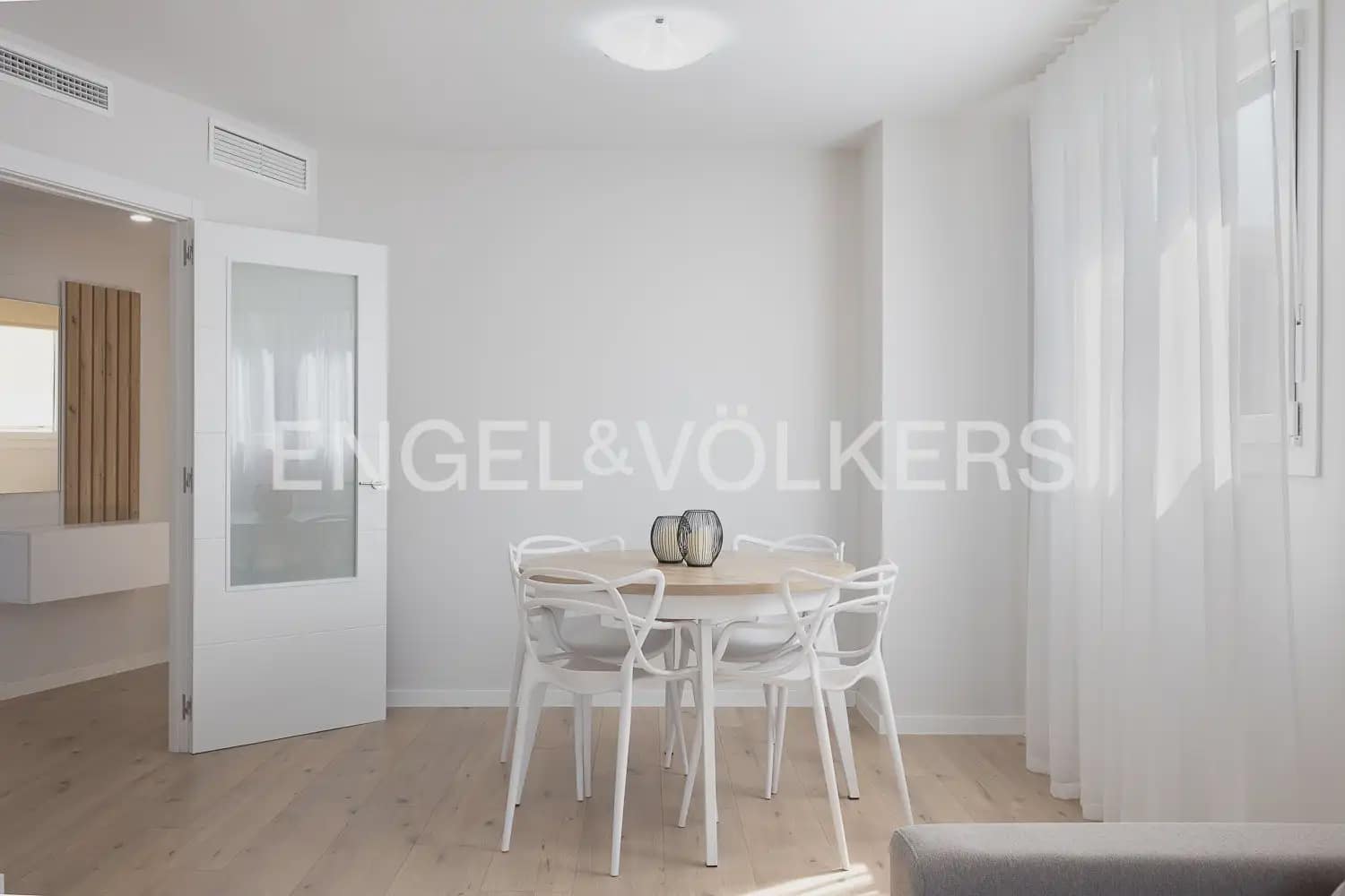 3 soverom Leilighet til leie i Valencia by med svømmebasseng - € 2 000 (Ref: 9908868)
