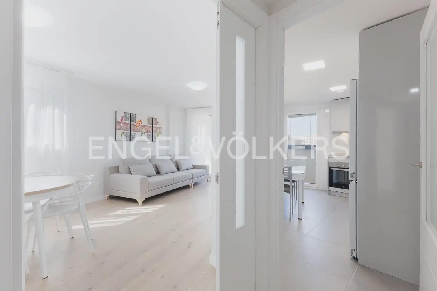 3 soverom Leilighet til leie i Valencia by med svømmebasseng - € 2 000 (Ref: 9908868)