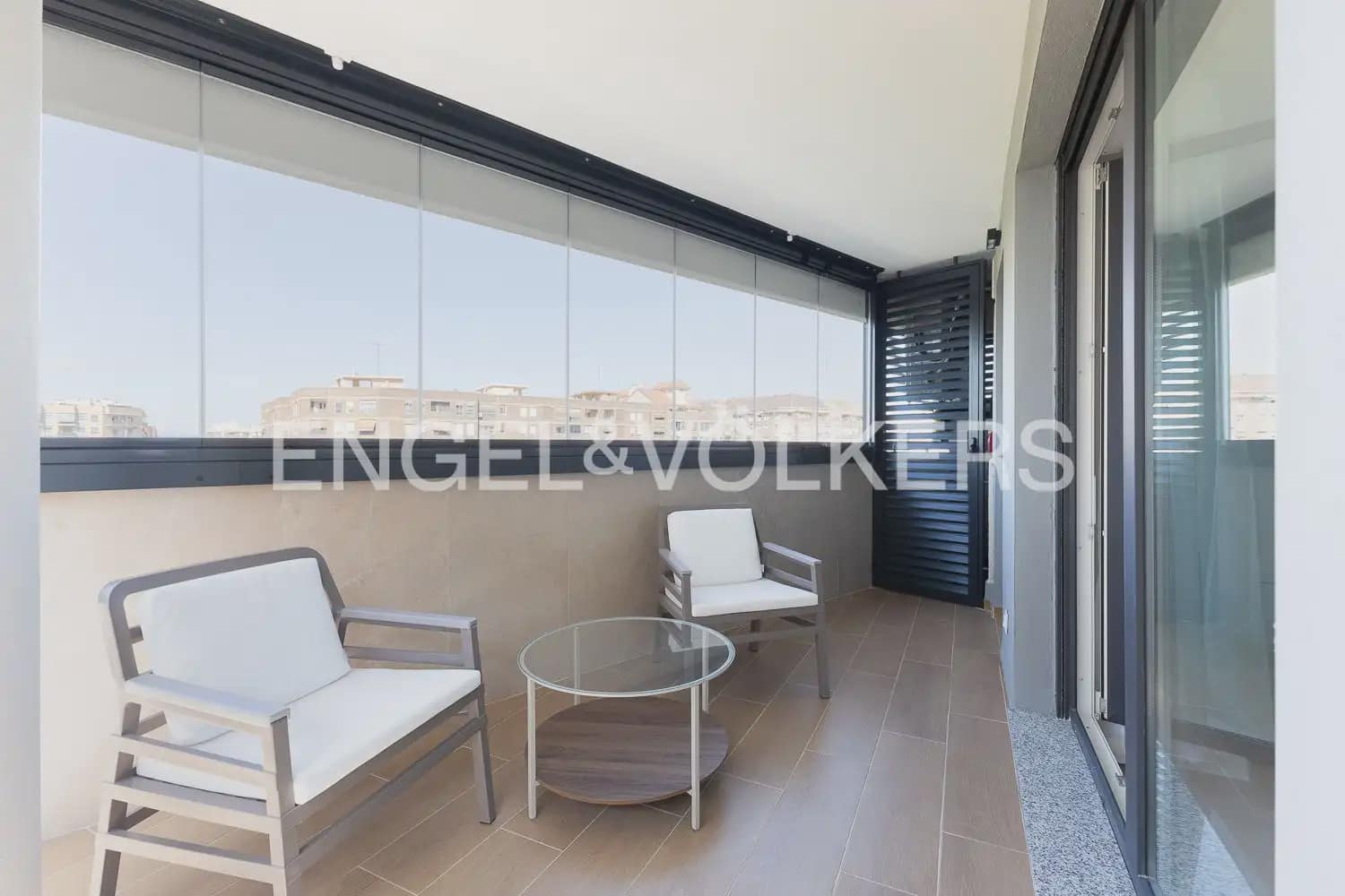 3 soverom Leilighet til leie i Valencia by med svømmebasseng - € 2 000 (Ref: 9908868)
