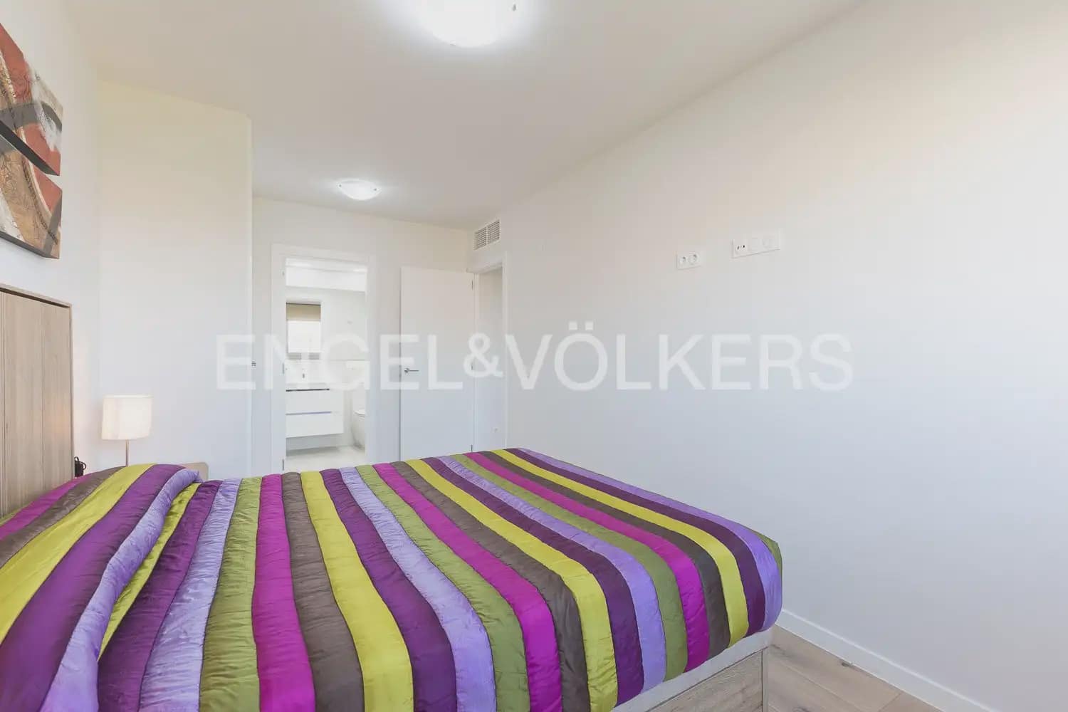 3 soverom Leilighet til leie i Valencia by med svømmebasseng - € 2 000 (Ref: 9908868)
