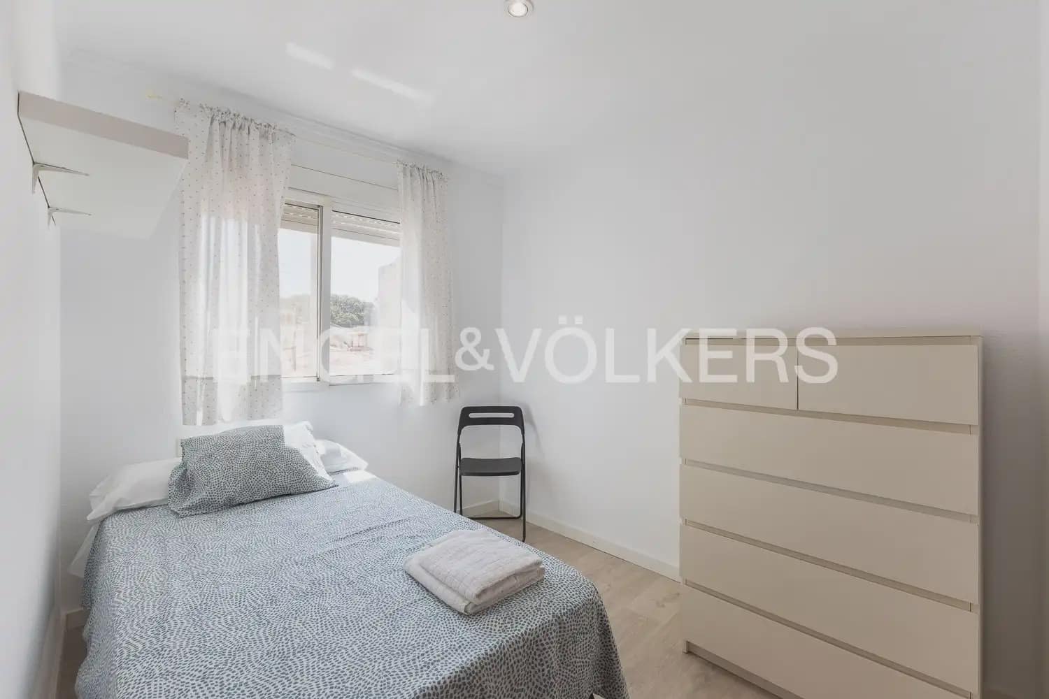 2 bedroom Flat for rent in Valencia city - € 2,500 (Ref: 9908871)