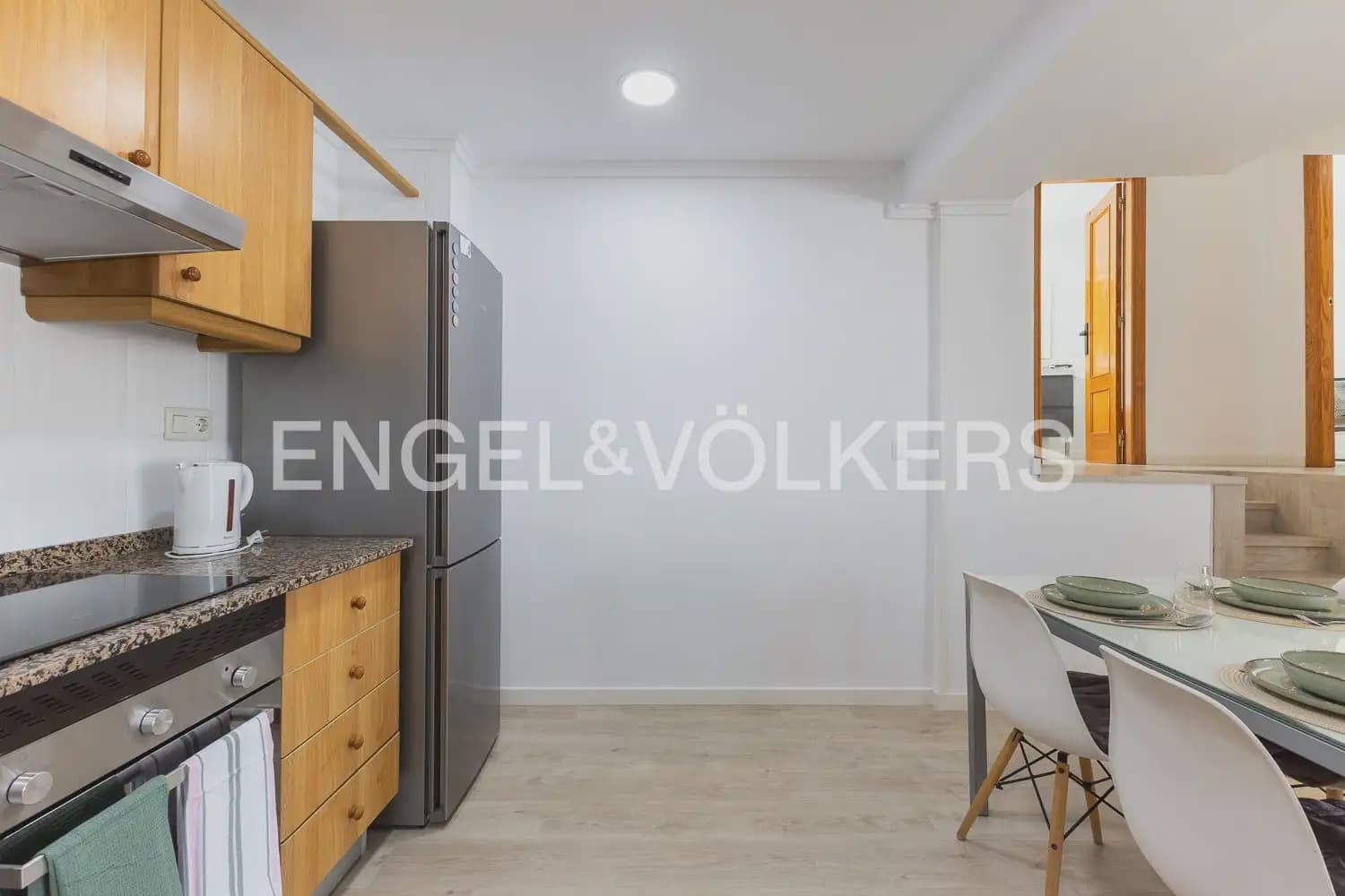 2 bedroom Flat for rent in Valencia city - € 2,500 (Ref: 9908871)