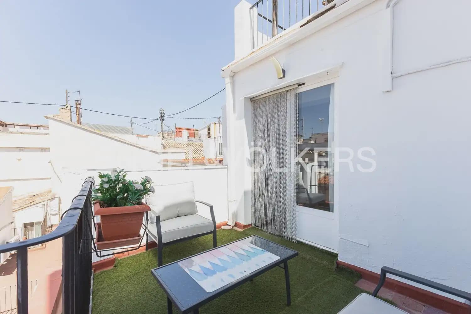 2 bedroom Flat for rent in Valencia city - € 2,500 (Ref: 9908871)