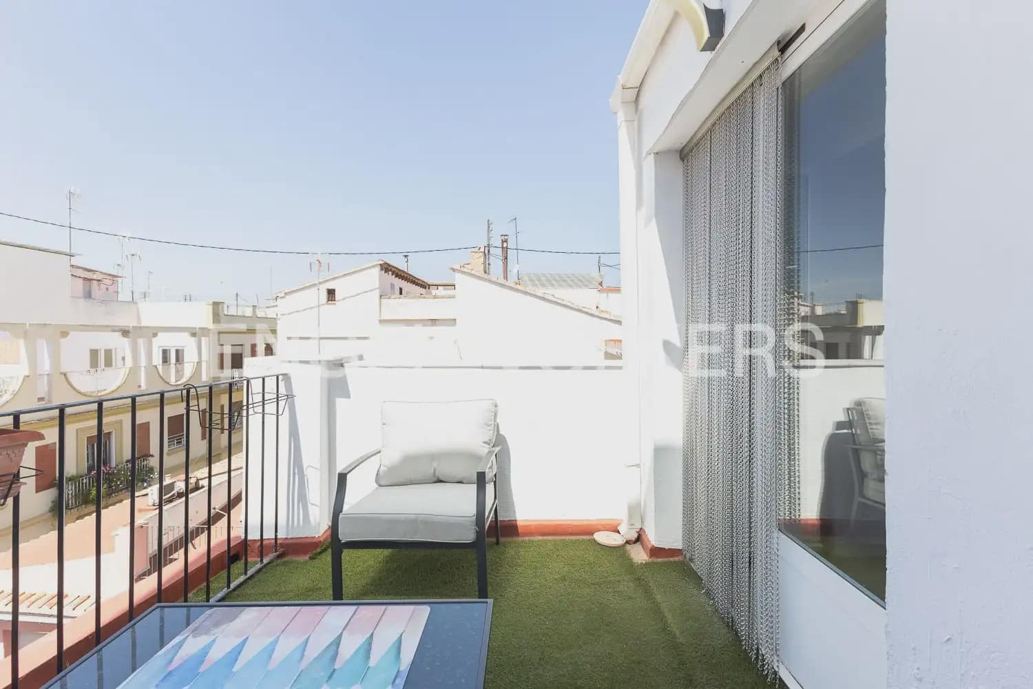 2 bedroom Flat for rent in Valencia city - € 2,500 (Ref: 9908871)