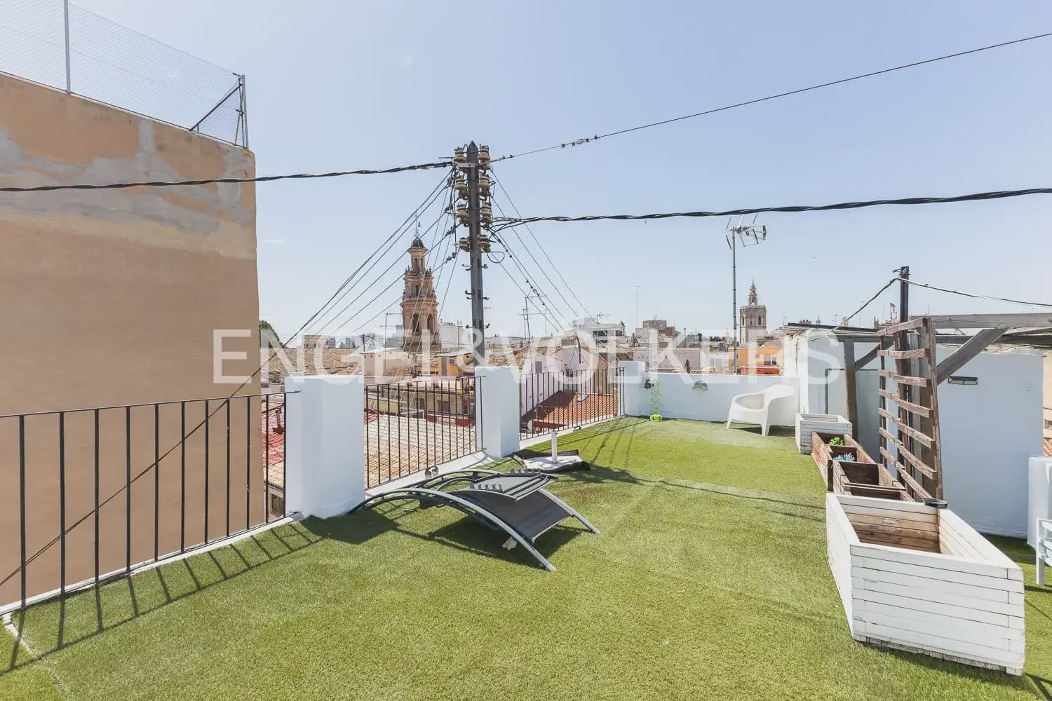 2 bedroom Flat for rent in Valencia city - € 2,500 (Ref: 9908871)