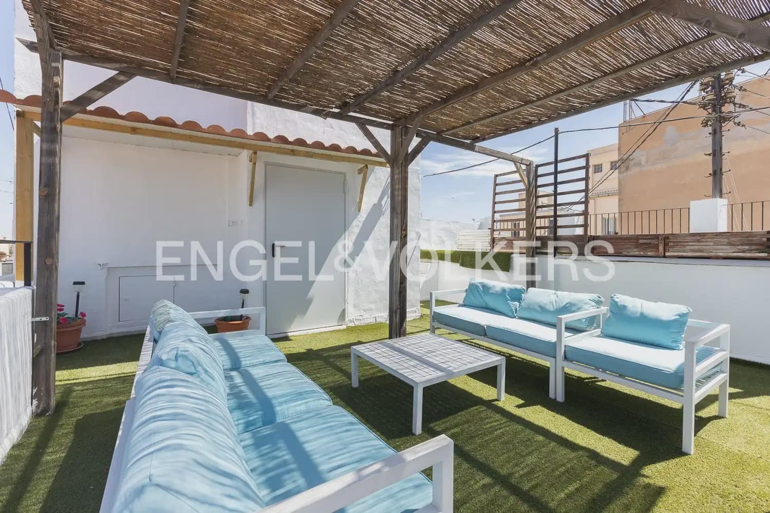 2 bedroom Flat for rent in Valencia city - € 2,500 (Ref: 9908871)