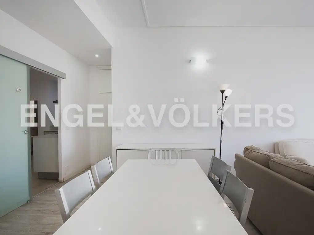 Piso de 5 habitaciones en València ciudad en alquiler - 2.500 € (Ref: 9908872)